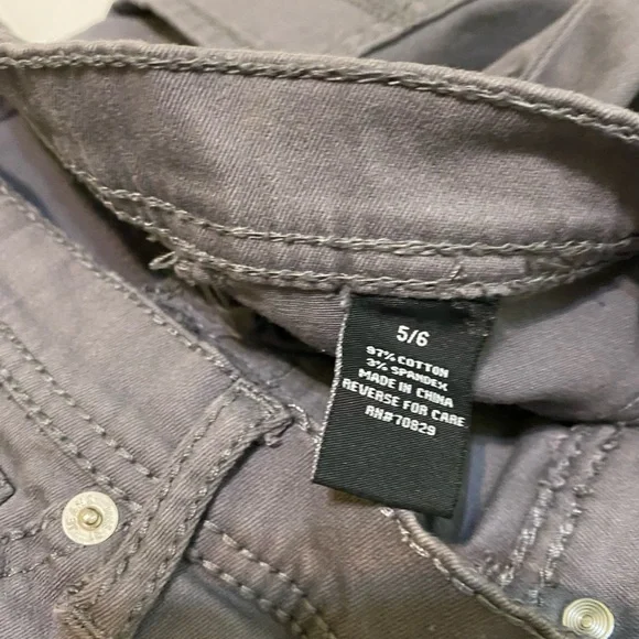 ⭐️ Rue21 gray skinny leggings. Size 5/6 - Picture 5 of 7